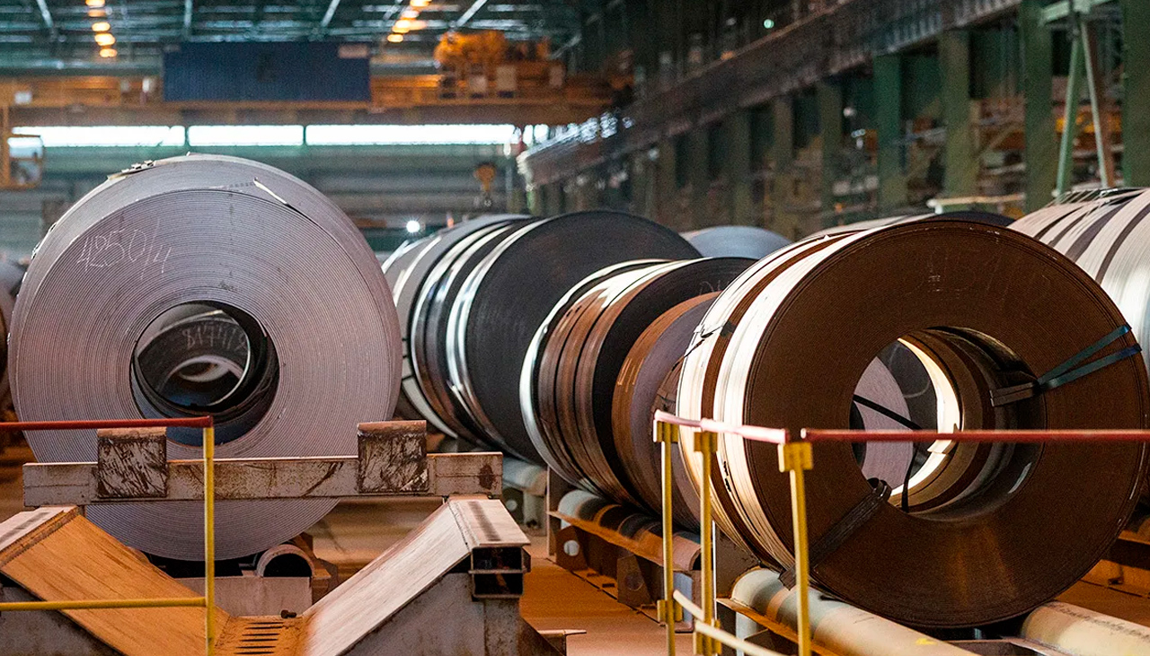 Выпуск стали в России в феврале снизился на 3%