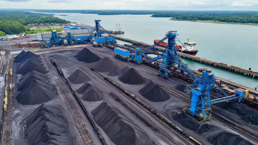 Грузооборот российских портов за два месяца снизился на 4,7%